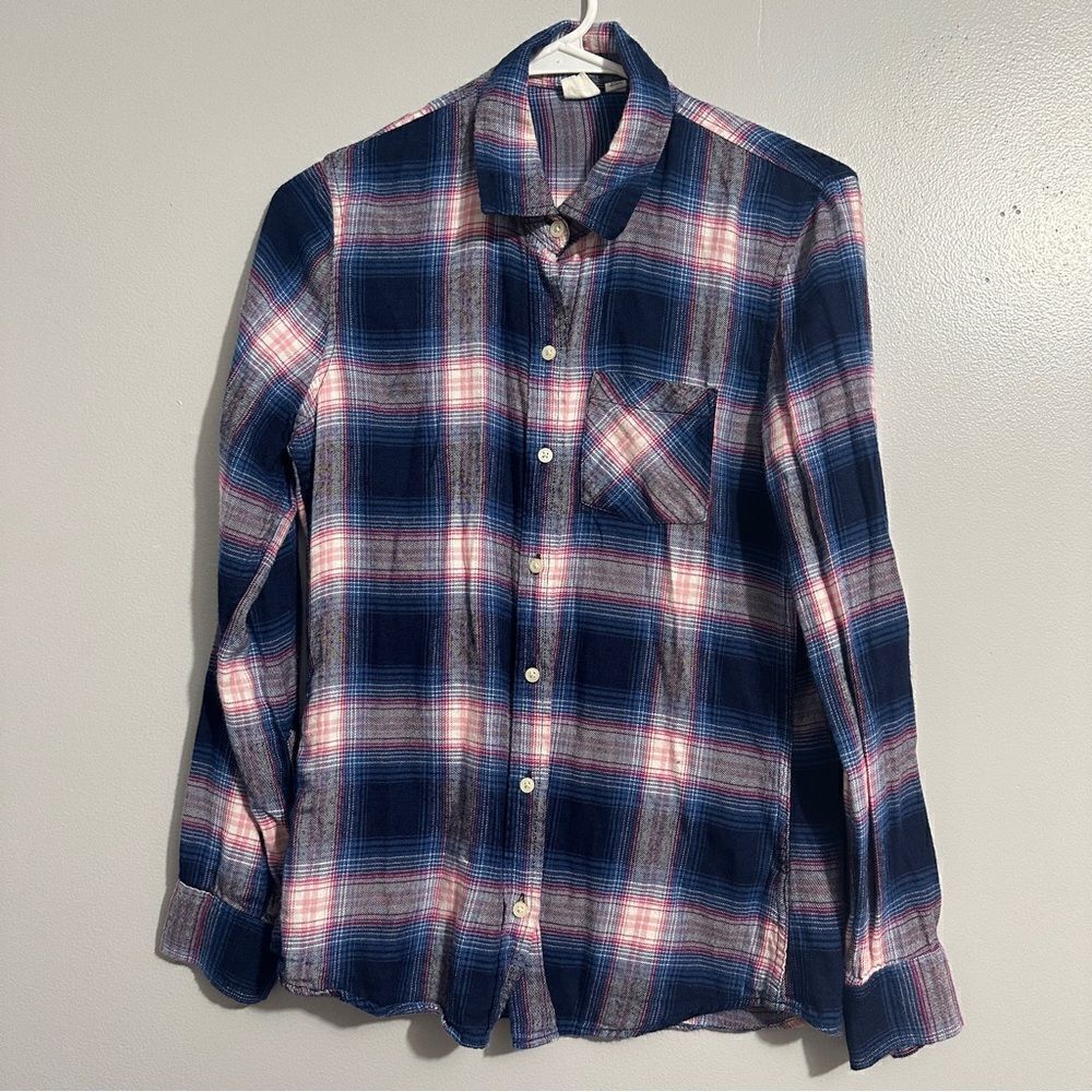 GAP pink blue and white long sleeve flannel shirt, size XS